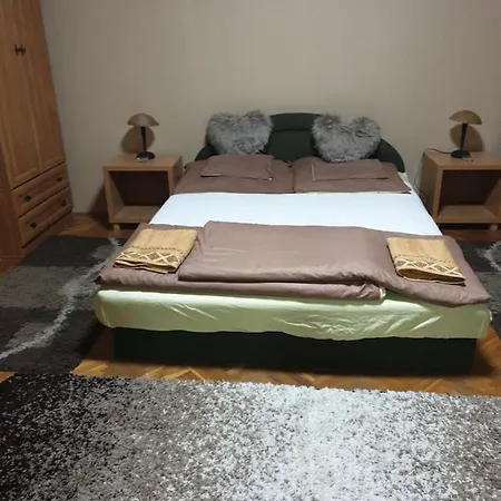 Izisz Apartment Debrecen